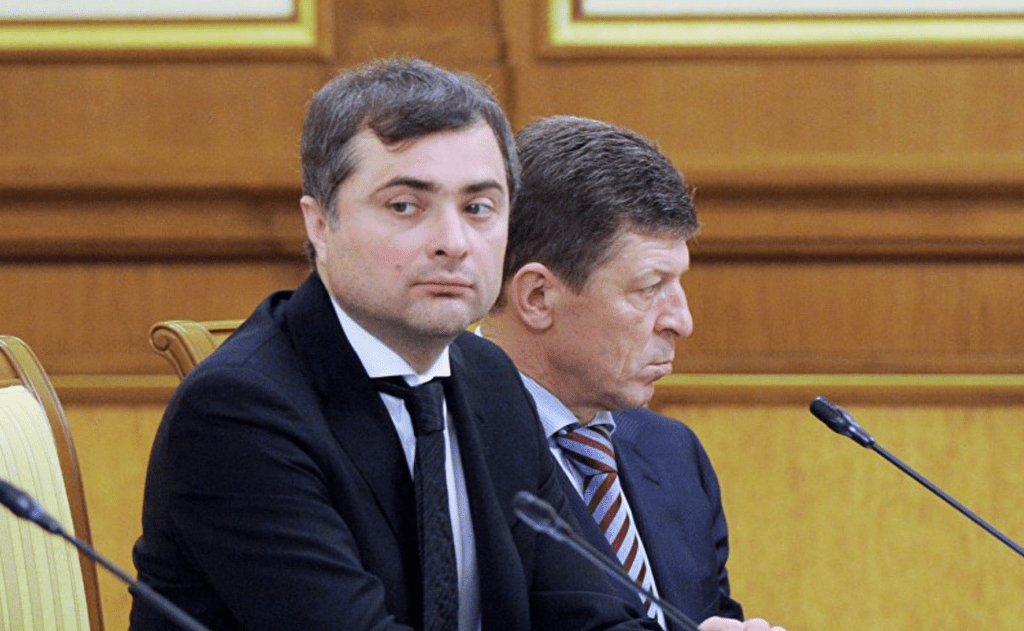 Замена Суркова Козаком – кремлевская политика станет более хитрой. Стелить будут мягко, зажимать будут неспеша, но жёстко