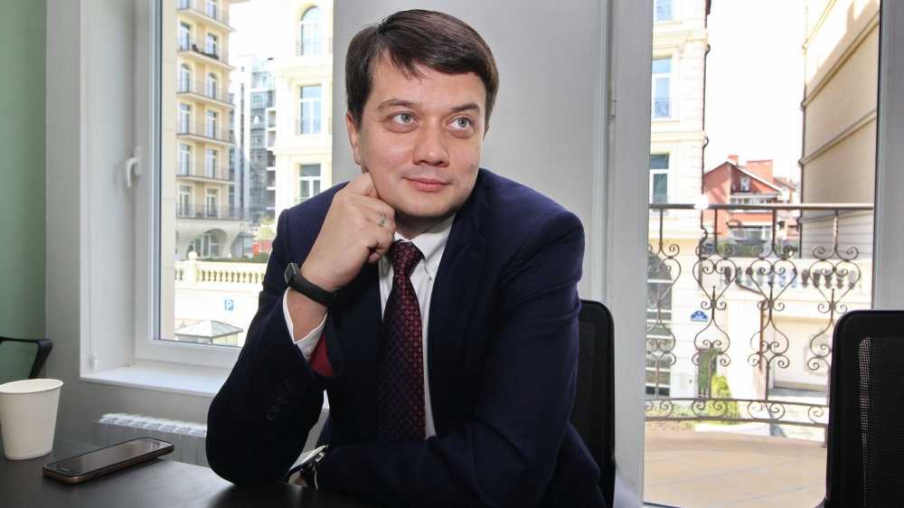 Спікер ВР Розумков переписав на дружину мережу ломбардів