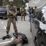 ОПГ со связями в правоохранительных органах «кошмарила» фигурантов уголовных дел (+видео) 20210507-2