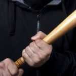 Київська поліція оголосила в розшук водія за напад з битою на машину ki-vs-ka-pol-c-ya-ogolosila-v-rozshuk-vod-ya-za-napad-z-bitoyu-na-mashinu-v-deo-ukraina-kriminal-naya-1