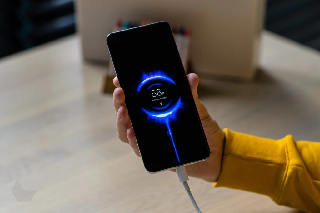 Що ви робите неправильно під час заряджання смартфона?