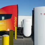 Калифорния в Техас: согласно отчету, Tesla планирует зарядный маршрут для полуприцепов и других электрических грузовиков tesla-semi-megacharger-frito-lay-1024x588