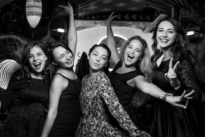 Дівич-вечір у FIJI Lounge Bar: незабутні враження та приємні сюрпризи!