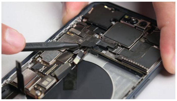 Ремонт iPhone 15 Pro: особенности, сложности и важность профессионального подхода