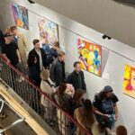 Виставка «Аутизм – два світи»: як зрозуміти світ нейровідмінних дітей та дорослих через мистецтво. Skrynshot-15-10-2025-122735-601x381