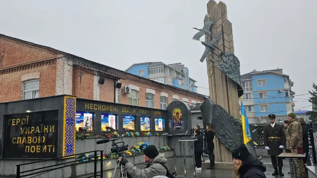 LED-екран: Від інструменту бізнесу до збереження національної пам’яті в умовах війни