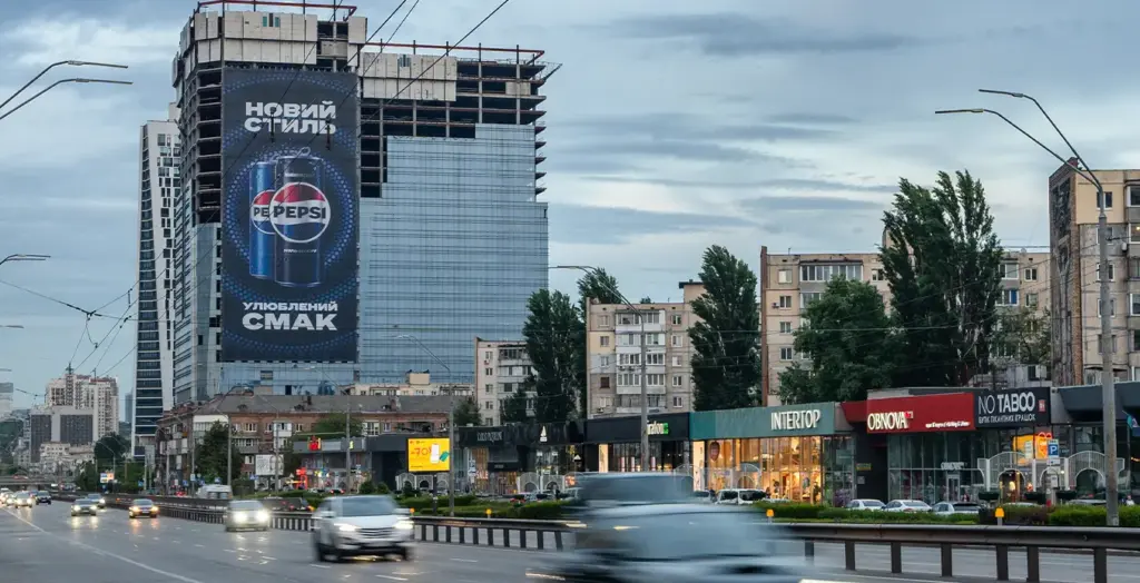 Рейтинг агентств зовнішньої реклами в Києві: брандмауери, відеоборди та міські формати